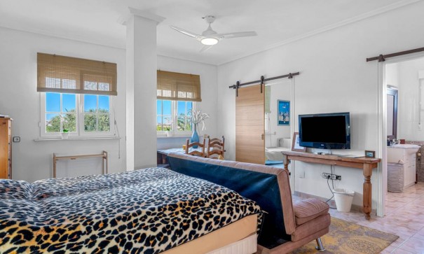 Återförsäljning - Finca lantlig egendom -
Los Montesinos