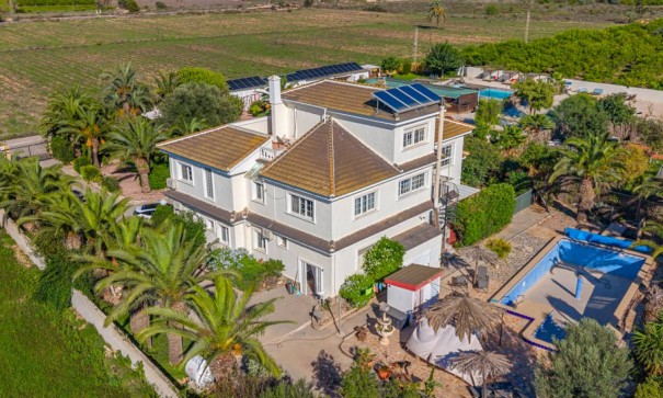 Återförsäljning - Finca lantlig egendom -
Los Montesinos