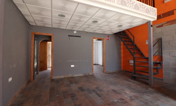 Herverkoop - Commercieel -
Algorfa - La Finca Golf Resort