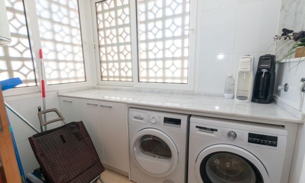 Återförsäljning - Lägenhet lägenhet -
Torrevieja - Playa Del Cura