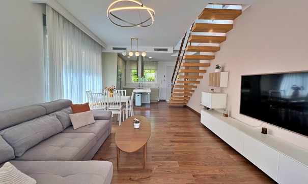 Sale - Detached Villa -
Pilar de la Horadada - Pueblo Latino