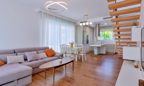 Sale - Detached Villa -
Pilar de la Horadada - Pueblo Latino