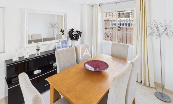 Sprzedaż - Willa w zabudowie bliźniaczej -
Pinar de Campoverde