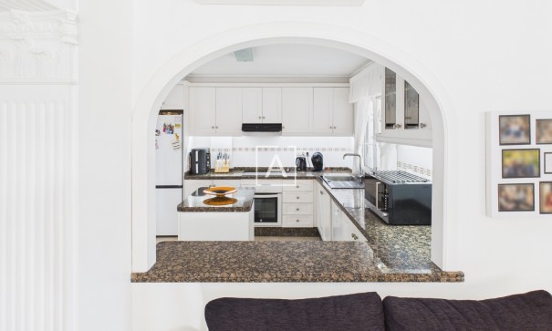 Sprzedaż - Willa w zabudowie bliźniaczej -
Pinar de Campoverde