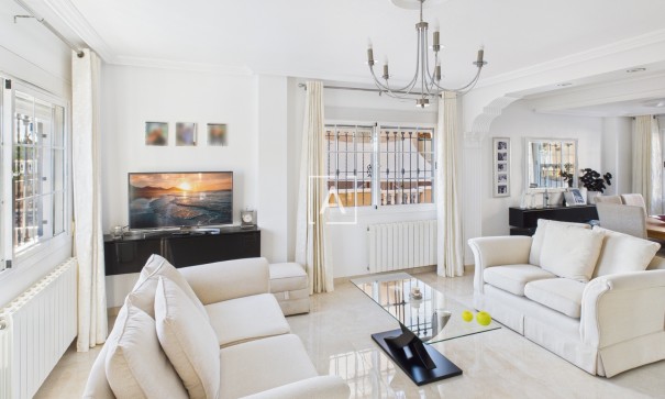 Sprzedaż - Willa w zabudowie bliźniaczej -
Pinar de Campoverde