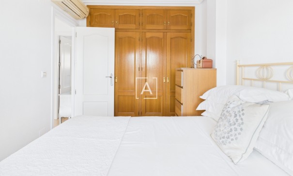 Sprzedaż - Willa w zabudowie bliźniaczej -
Pinar de Campoverde