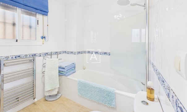 Sprzedaż - Willa w zabudowie bliźniaczej -
Pinar de Campoverde