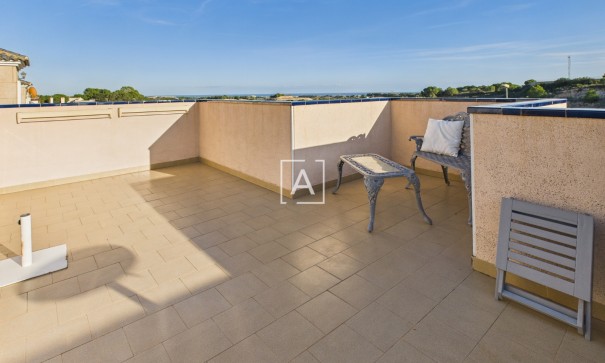 Sprzedaż - Willa w zabudowie bliźniaczej -
Pinar de Campoverde