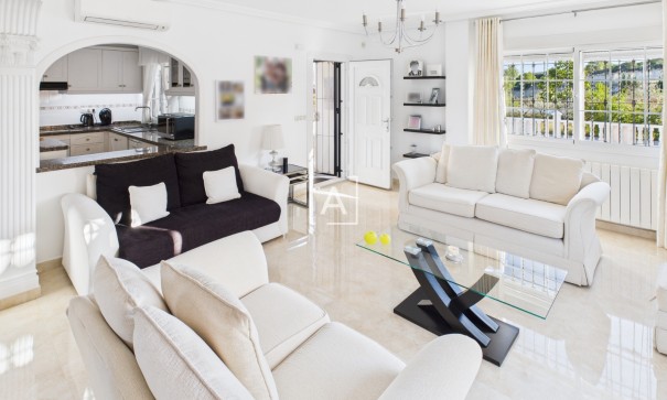 Sprzedaż - Willa w zabudowie bliźniaczej -
Pinar de Campoverde