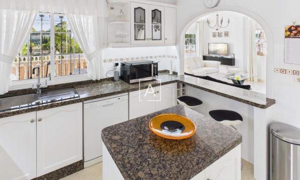 Sprzedaż - Willa w zabudowie bliźniaczej -
Pinar de Campoverde