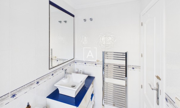 Sprzedaż - Willa w zabudowie bliźniaczej -
Pinar de Campoverde