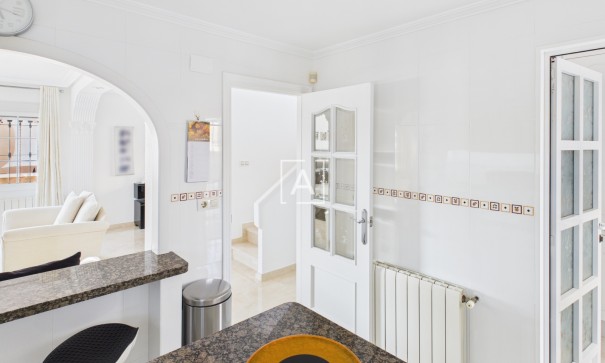 Sprzedaż - Willa w zabudowie bliźniaczej -
Pinar de Campoverde