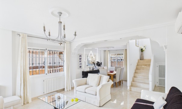 Sprzedaż - Willa w zabudowie bliźniaczej -
Pinar de Campoverde