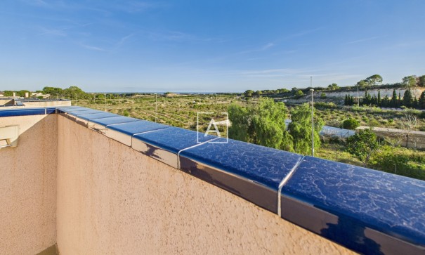 Sprzedaż - Willa w zabudowie bliźniaczej -
Pinar de Campoverde