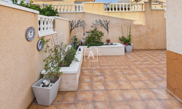 Sprzedaż - Willa w zabudowie bliźniaczej -
Pinar de Campoverde