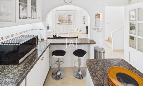 Sprzedaż - Willa w zabudowie bliźniaczej -
Pinar de Campoverde