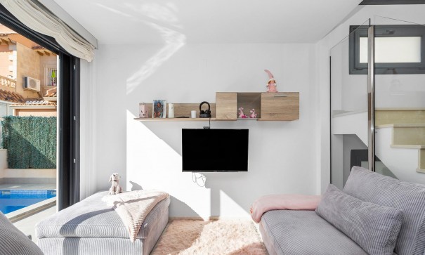 Herverkoop - Vrijstaande Villa -
Torrevieja - Sector 25