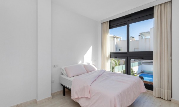 Herverkoop - Vrijstaande Villa -
Torrevieja - Sector 25