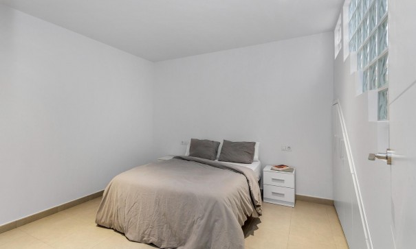 Herverkoop - Vrijstaande Villa -
Torrevieja - Sector 25