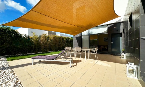 Sale - Semi Detached Villa -
Algorfa - La Finca Golf