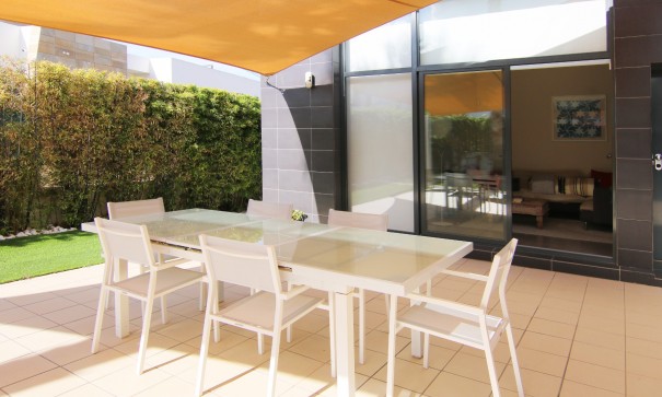 Sale - Semi Detached Villa -
Algorfa - La Finca Golf