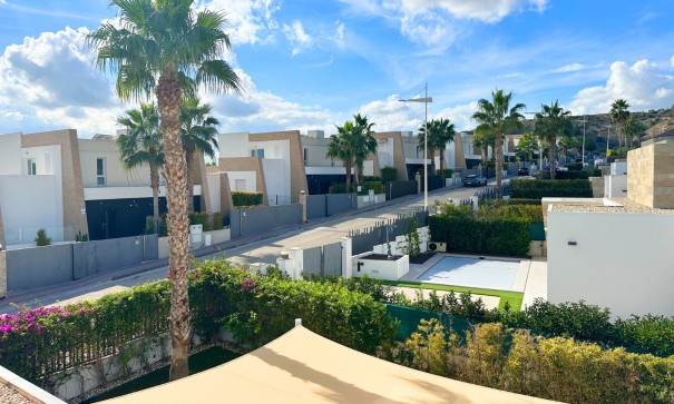 Sale - Semi Detached Villa -
Algorfa - La Finca Golf