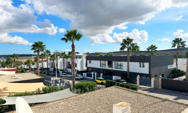 Sale - Semi Detached Villa -
Algorfa - La Finca Golf