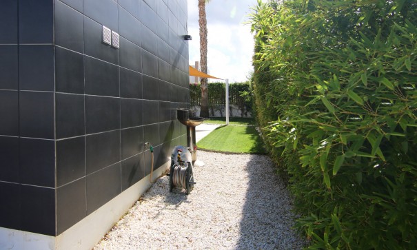 Sale - Semi Detached Villa -
Algorfa - La Finca Golf