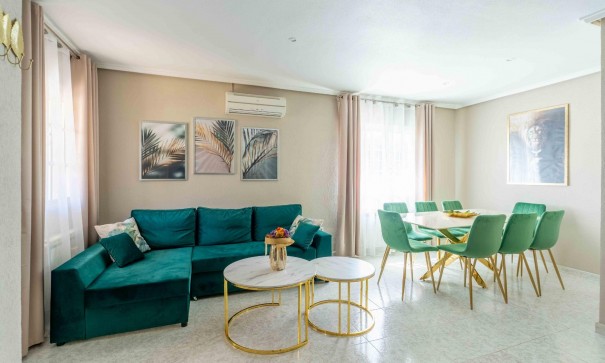 Sale - Detached Villa -
Orihuela Costa - Punta Prima