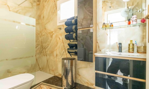 Sale - Detached Villa -
Orihuela Costa - Punta Prima