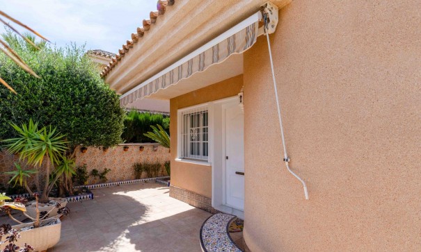 Sale - Detached Villa -
Orihuela Costa - Punta Prima