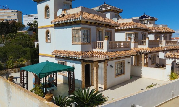 Sale - Detached Villa -
Torrevieja - La Mata