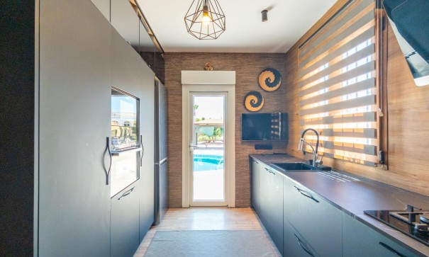 Sale - Detached Villa -
Torrevieja - La Siesta - El Salado - Torreta