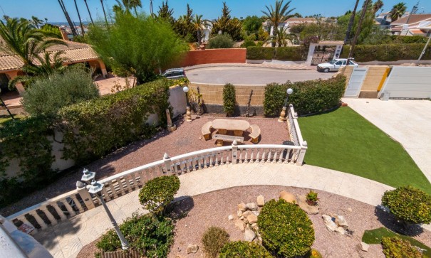 Sale - Detached Villa -
Torrevieja - La Siesta - El Salado - Torreta