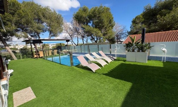 Sale - Detached Villa -
Orihuela Costa