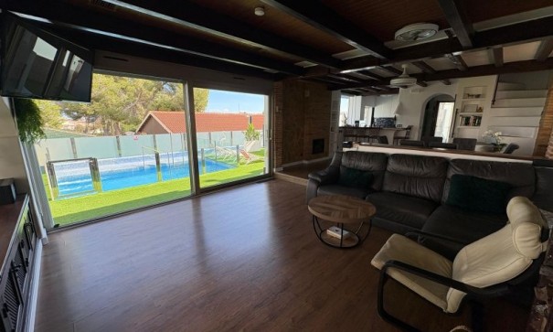 Sale - Detached Villa -
Orihuela Costa