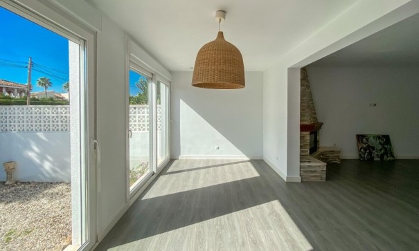 Sale - Villa -
Torrevieja