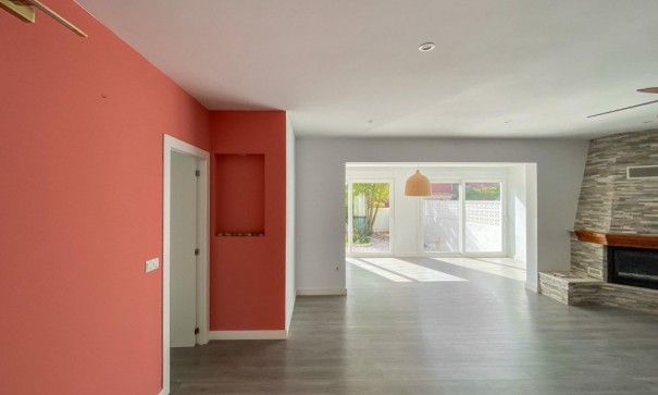 Sale - Villa -
Torrevieja