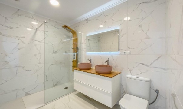 Sale - Villa -
Torrevieja