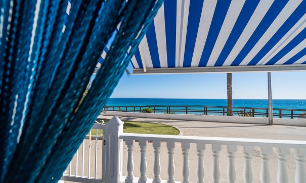 Sale - Apartment Flat -
Mil Palmeras - Beach