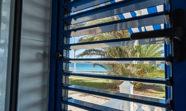 Sale - Apartment Flat -
Mil Palmeras - Beach