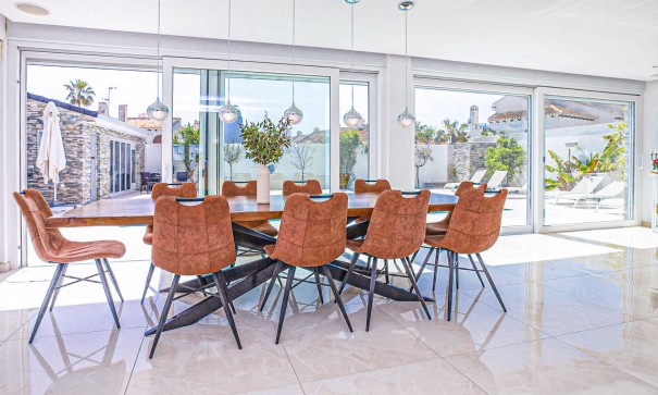 Återförsäljning - Fristående villa -
La Zenia