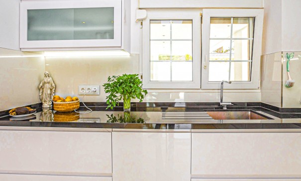 Återförsäljning - Fristående villa -
La Zenia