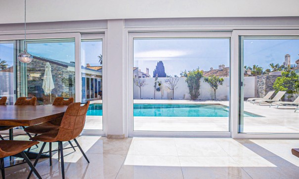 Återförsäljning - Fristående villa -
La Zenia