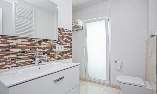 Återförsäljning - Fristående villa -
La Zenia