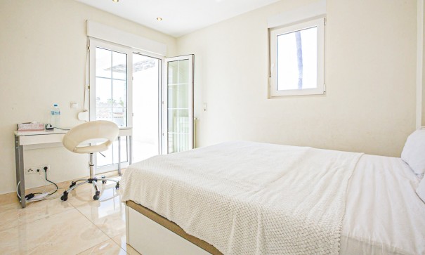 Återförsäljning - Fristående villa -
La Zenia