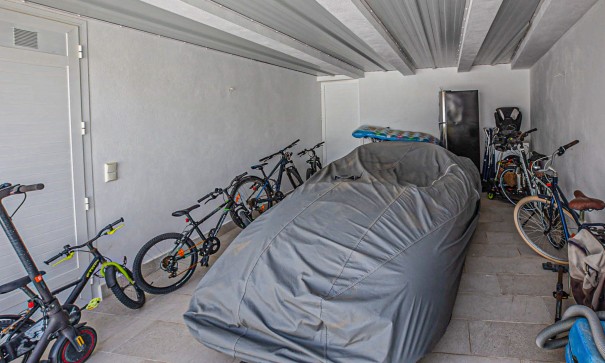 Återförsäljning - Fristående villa -
La Zenia