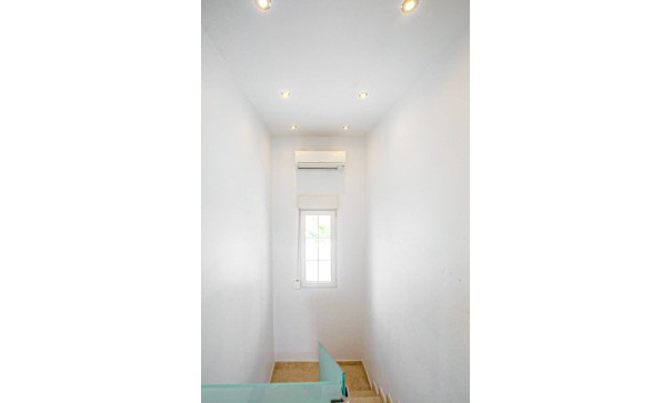 Återförsäljning - Fristående villa -
La Zenia