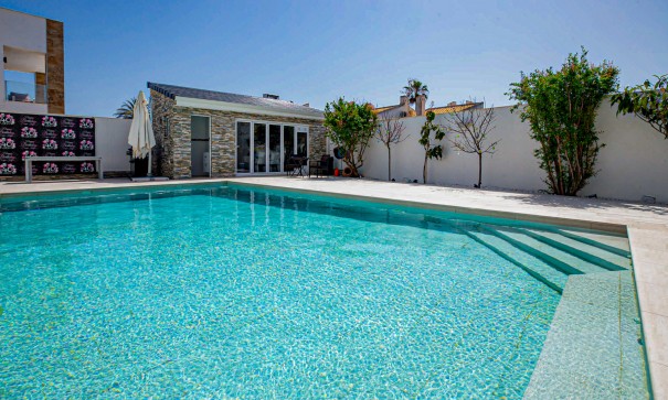 Återförsäljning - Fristående villa -
La Zenia