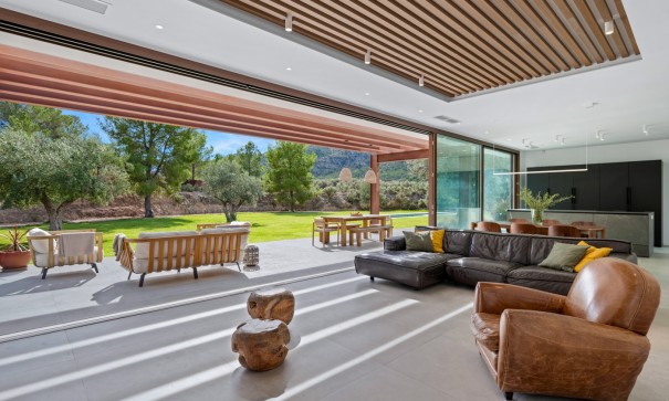 Videresalg - Fritliggende villa -
Finestrat